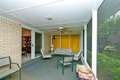 101 Manchester Dr, Irwin, PA 15642 photo 16