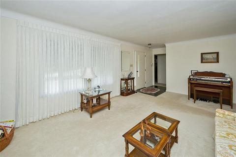 101 Manchester Dr, Irwin, PA 15642 photo 7