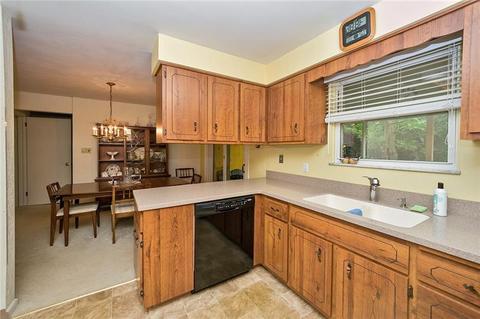 101 Manchester Dr, Irwin, PA 15642 photo 14
