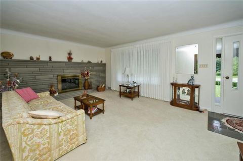 101 Manchester Dr, Irwin, PA 15642 photo 8