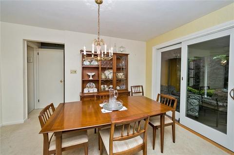 101 Manchester Dr, Irwin, PA 15642 photo 10