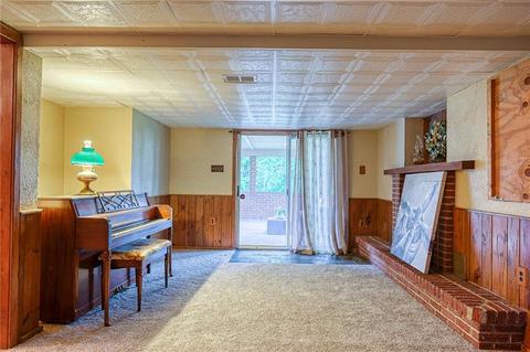 136 Chris Dr, Irwin, PA 15642 photo 19