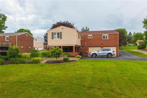 136 Chris Dr, Irwin, PA 15642 photo 4