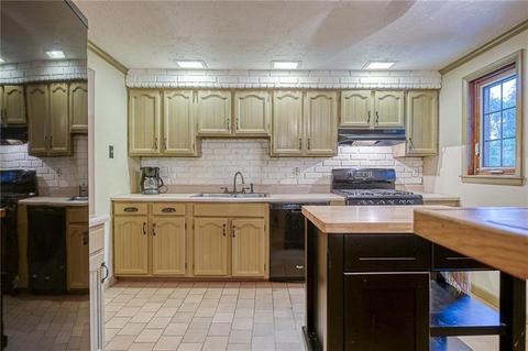 136 Chris Dr, Irwin, PA 15642 photo 11