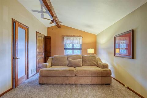 136 Chris Dr, Irwin, PA 15642 photo 8