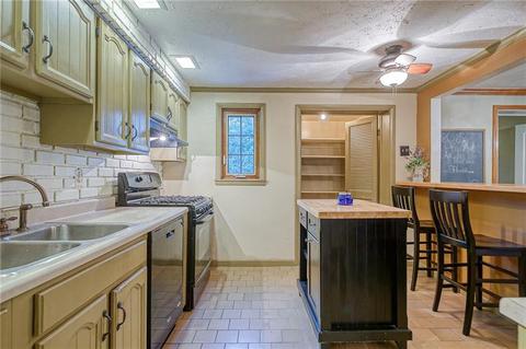 136 Chris Dr, Irwin, PA 15642 photo 10