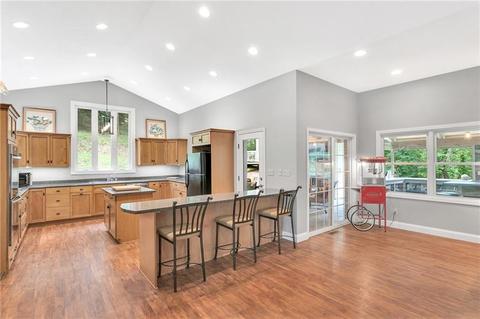 4931 Simmons Cir, Export, PA 15632 photo 11