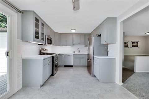 111 Warwick Dr, Monaca, PA 15061 photo 2