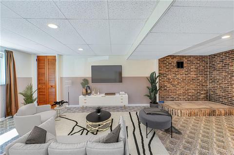 111 Warwick Dr, Monaca, PA 15061 photo 13