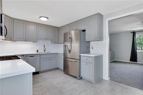111 Warwick Dr, Monaca, PA 15061 photo 5