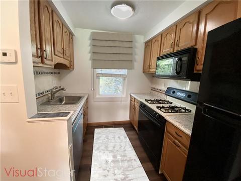 406 Brookside Ct, Seven Fields, PA 16046 photo 3