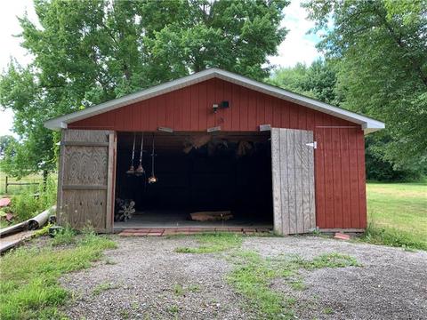 32 Pullam Dr, West Middlesex, PA 16159 photo 7