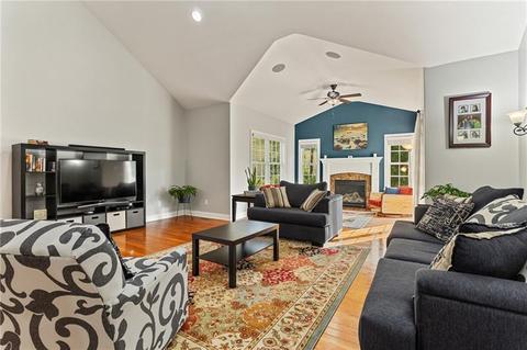 1602 Torrey Pine Dr, Mars, PA 16046 photo 9