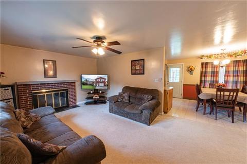 224 High St, Irwin, PA 15642 photo 4