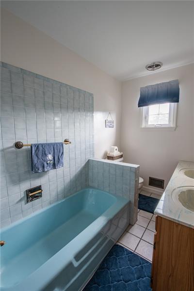 224 High St, Irwin, PA 15642 photo 10