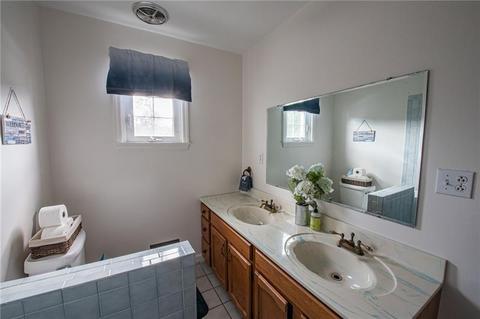 224 High St, Irwin, PA 15642 photo 9