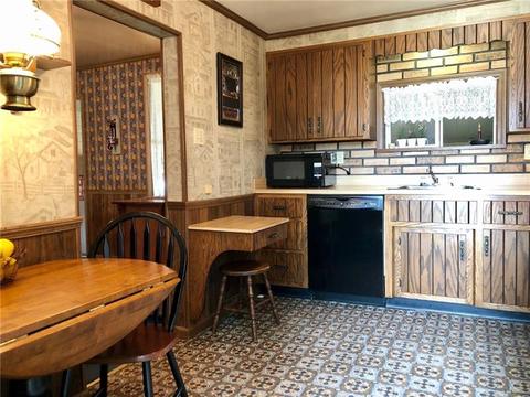 520 Walnut St, Vandergrift, PA 15690 photo 11