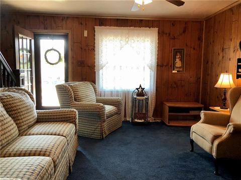 520 Walnut St, Vandergrift, PA 15690 photo 3