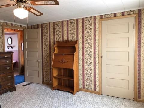 520 Walnut St, Vandergrift, PA 15690 photo 17