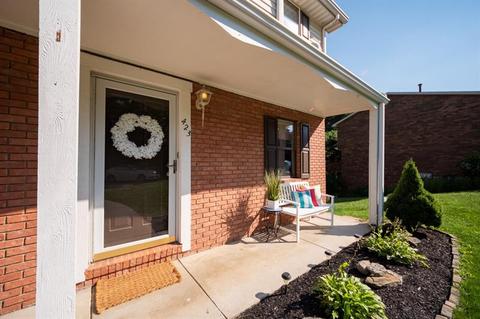 423 Brookside Ct, Seven Fields, PA 16046 photo 3