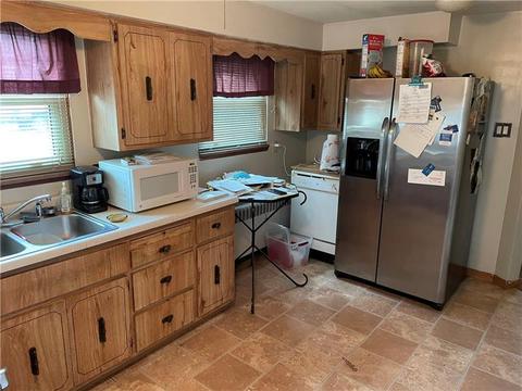 183 Main, New Eagle, PA 15067 photo 11