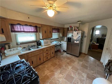 183 Main, New Eagle, PA 15067 photo 10