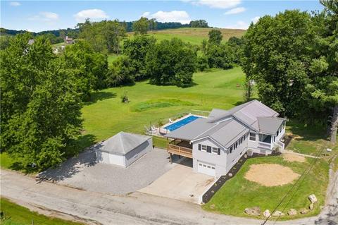 325 Scott Rd, Eighty Four, PA 15330 photo 2