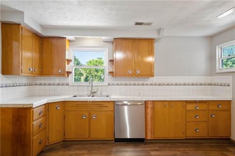 325 Scott Rd, Eighty Four, PA 15330 photo 11