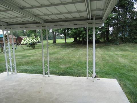 14570 Watson Dr, Irwin, PA 15642 photo 5