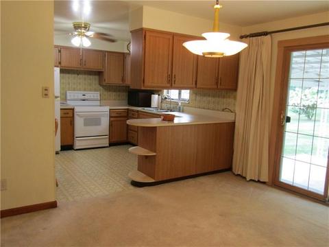 14570 Watson Dr, Irwin, PA 15642 photo 8