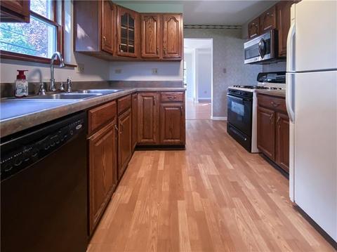 1301 Riverview Ave, Conway, PA 15027 photo 9