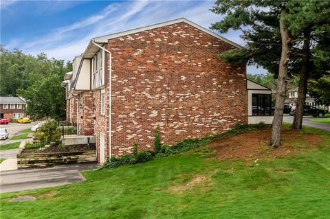 4333 Hemlock Cir, Hampton, PA 15101 photo 3
