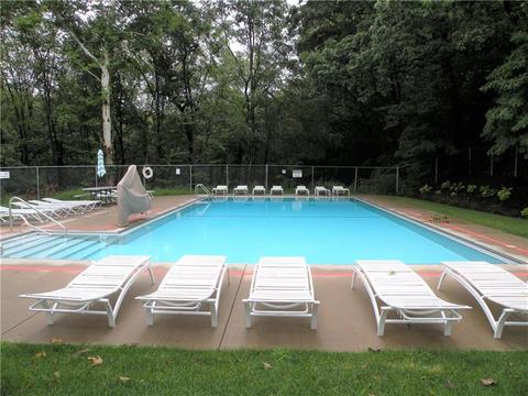 4333 Hemlock Cir, Hampton, PA 15101 photo 17