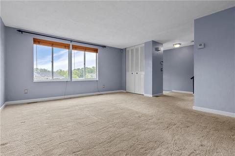 4333 Hemlock Cir, Hampton, PA 15101 photo 5