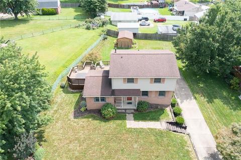 12 Dover Rd, Irwin, PA 15642 photo 2