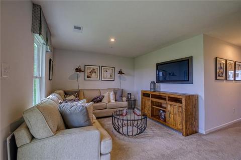 2000 Cade Dr, Monaca, PA 15061 photo 4