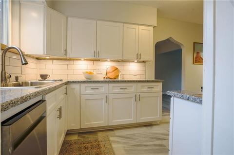 1837 Devonshire Rd, Coraopolis, PA 15108 photo 8