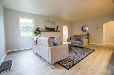 1837 Devonshire Rd, Coraopolis, PA 15108 photo 4