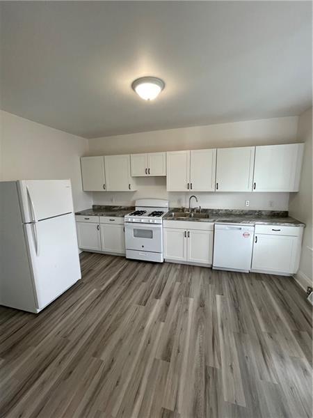 413 Walnut, Vandergrift, PA 15690 photo 4
