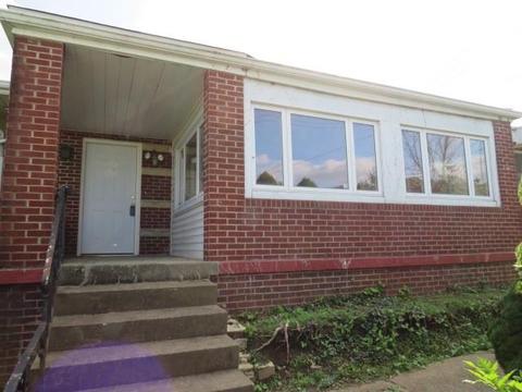 504 Halcomb Ave, Clairton, PA 15025 photo 1