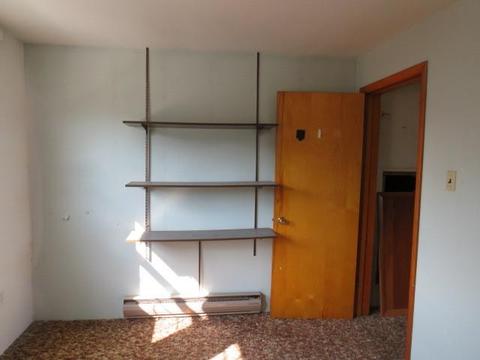 504 Halcomb Ave, Clairton, PA 15025 photo 5