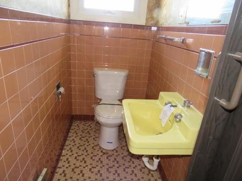 504 Halcomb Ave, Clairton, PA 15025 photo 17