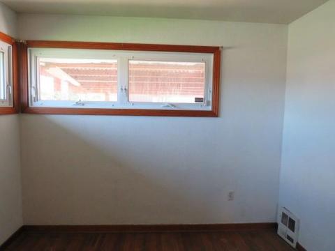 504 Halcomb Ave, Clairton, PA 15025 photo 14