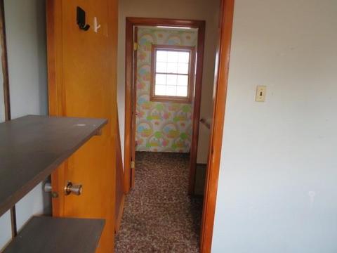 504 Halcomb Ave, Clairton, PA 15025 photo 8