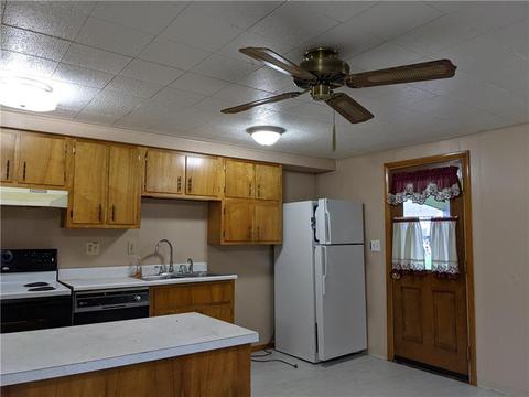 411 Corwin St, Roscoe, PA 15477 photo 10