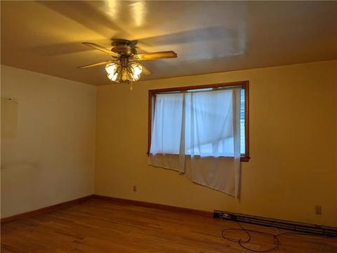 411 Corwin St, Roscoe, PA 15477 photo 5