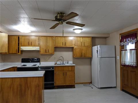 411 Corwin St, Roscoe, PA 15477 photo 9