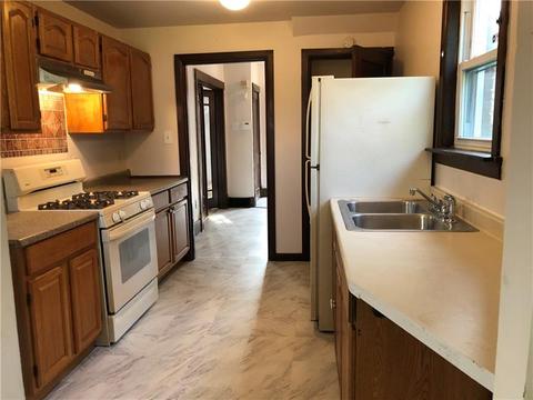 466 3rd St, Clairton, PA 15025 photo 8