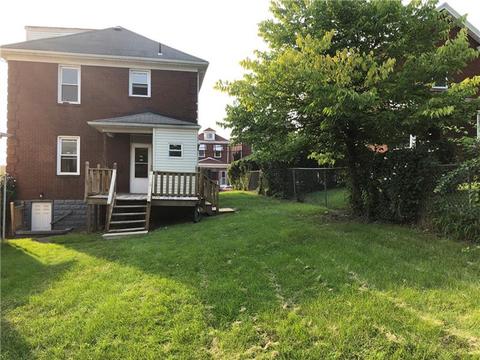 466 3rd St, Clairton, PA 15025 photo 2