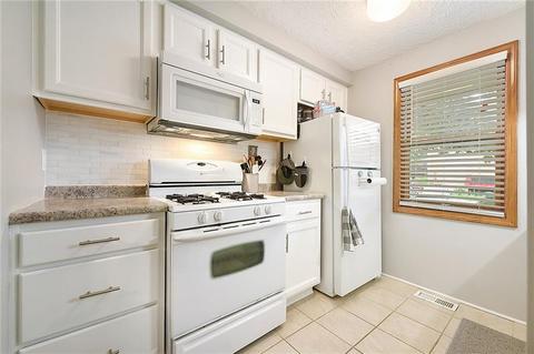 305 Brookside Ln, Seven Fields, PA 16046 photo 10